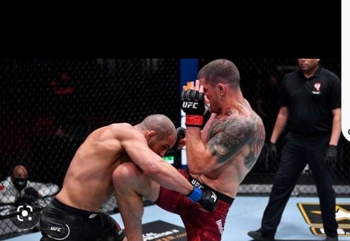 البطل الكندي يربي أبو زعيتر ويعلمه أن الرياضة أخلاق وفن وليست احتيال على الشعب المغربي 