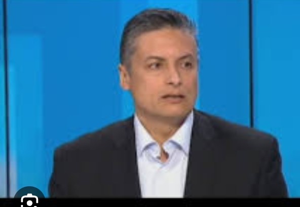 ابوبكر جامعي من اعلامي كاتب افتتاحيات الى سوق زطاطا