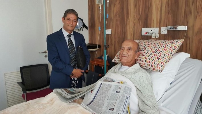 الاستاذ عبد الرحمان اليوسفي في استقباله مدير جريدة معاريف بريس 