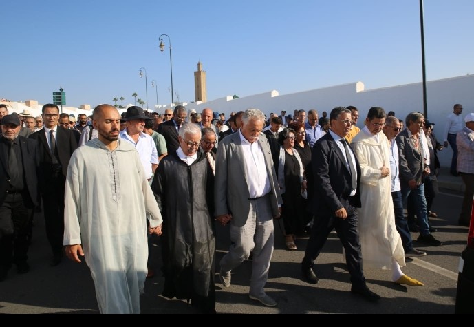 نبيل بنعبد الله في جنازة بنيوب