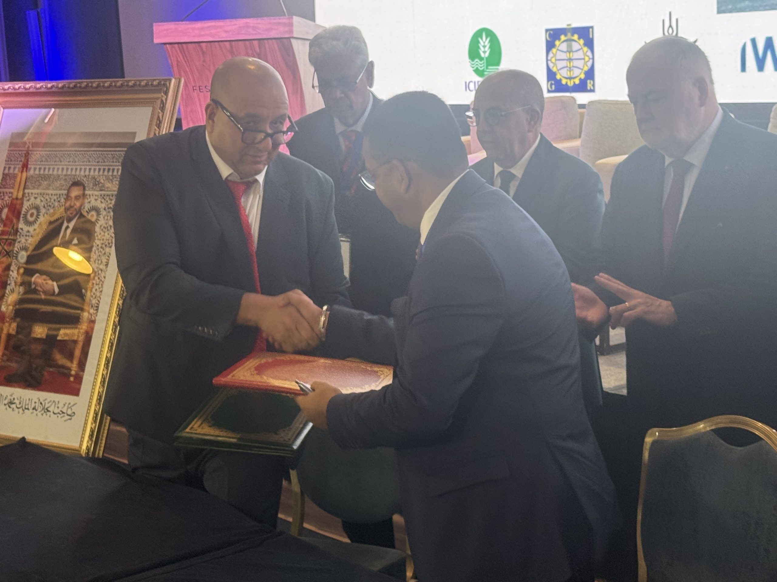 عزيز فرتاحي يبرم اتفاقية مع مدغشقر