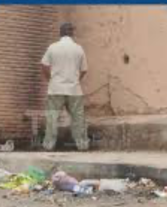 التبول في محيط مستشفى