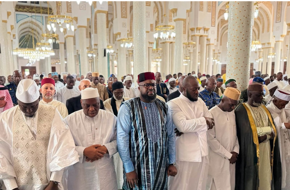 السفير المغربي يحضر مراسيم توديع جثمان زوجة الراحل أحمد السيكوتيري